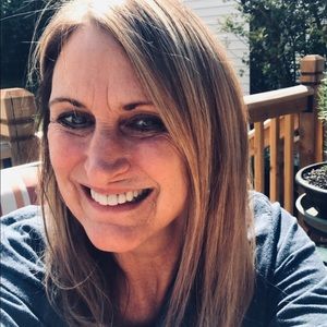 Meet your Posher, Carla